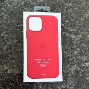 Apple iPhone 12/12 Pro Silicone Case - Vibrant Red with MagSafe.  NEW